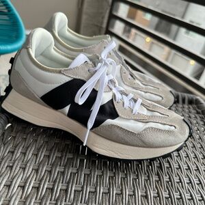 New Balance 327